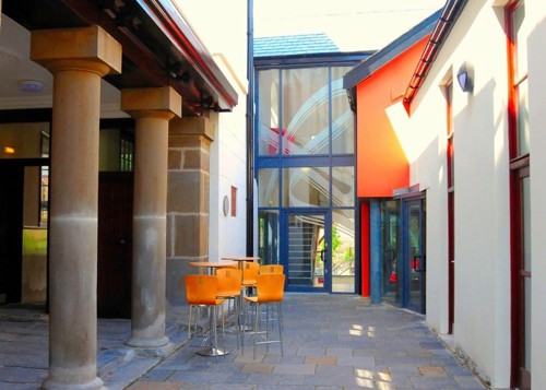 Theatr Soar cwrt